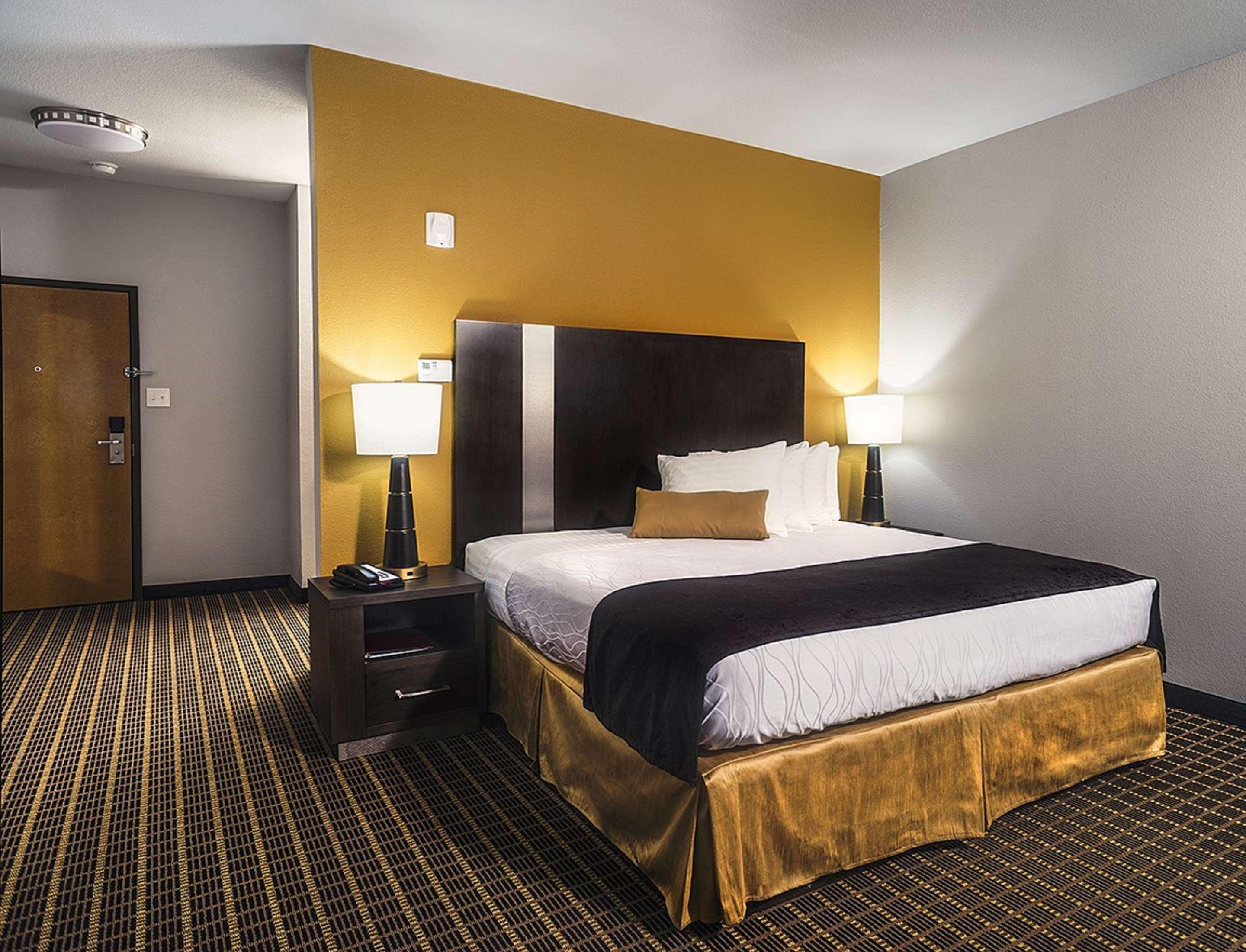 Best Western Plus Lampasas Inn & Suites Exterior photo