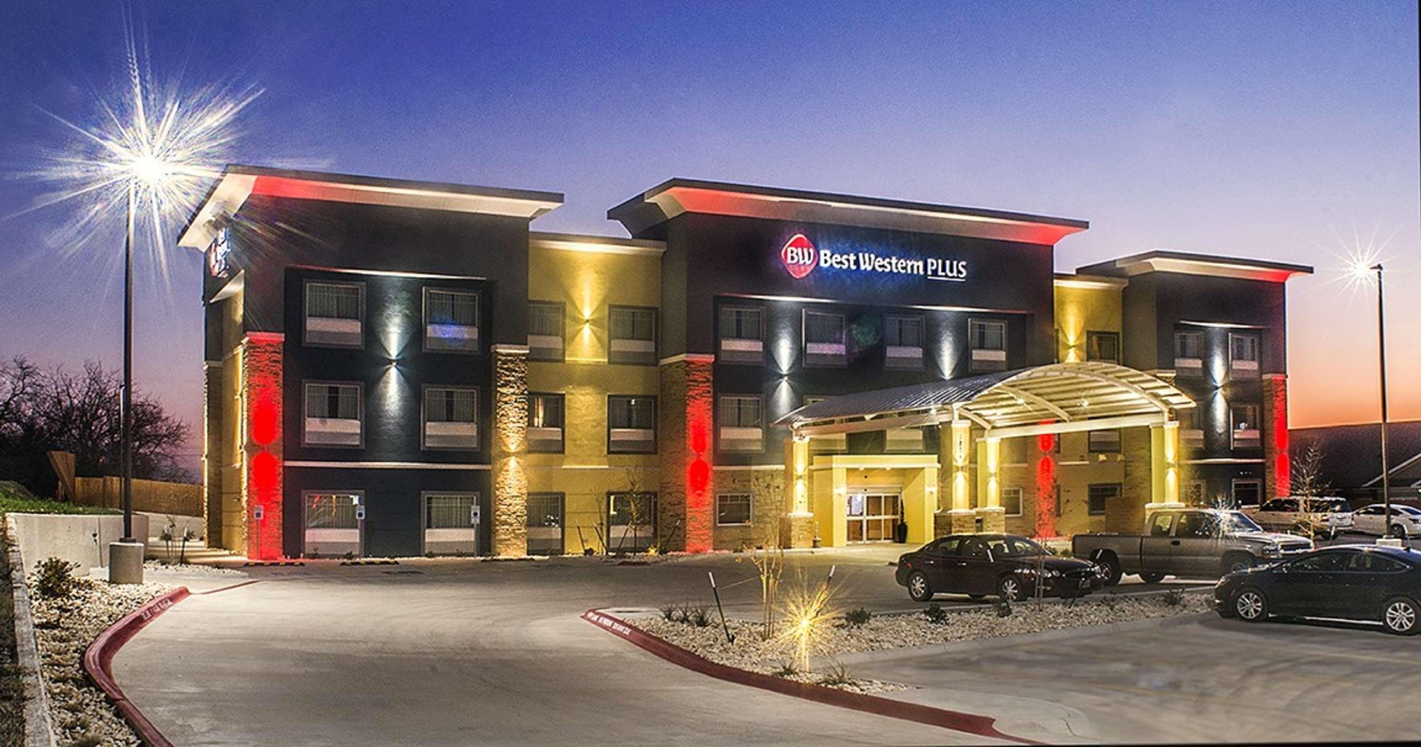 Best Western Plus Lampasas Inn & Suites Exterior photo