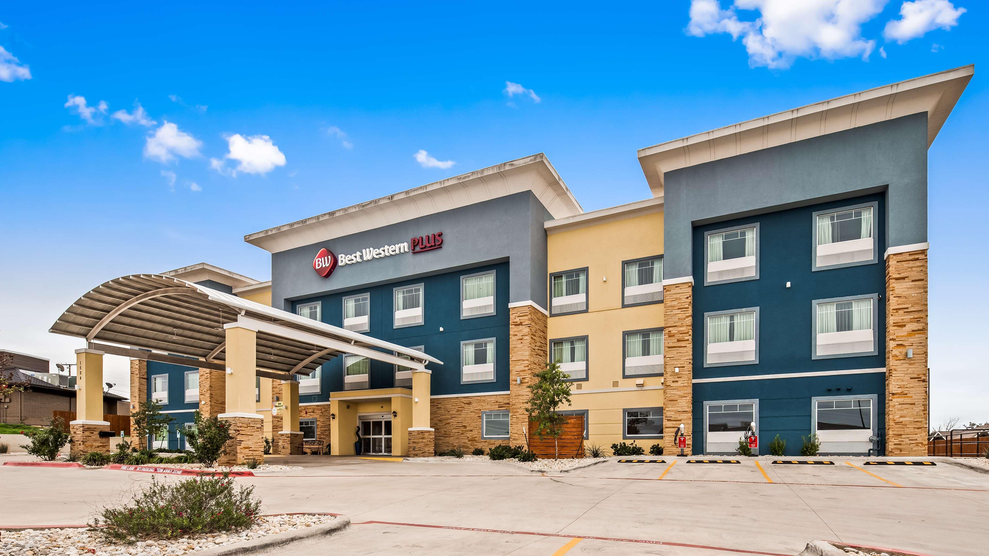 Best Western Plus Lampasas Inn & Suites Exterior photo