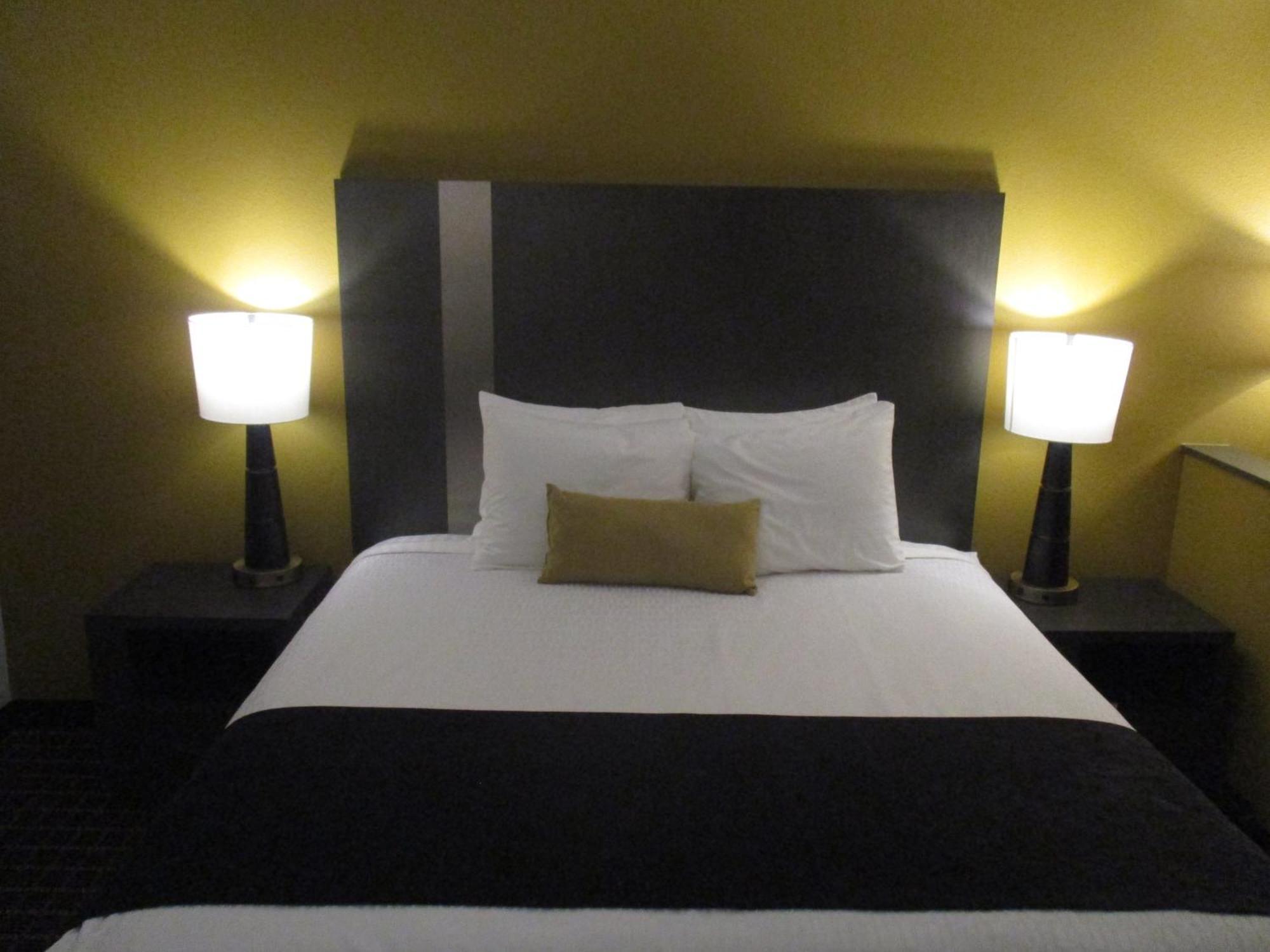 Best Western Plus Lampasas Inn & Suites Room photo